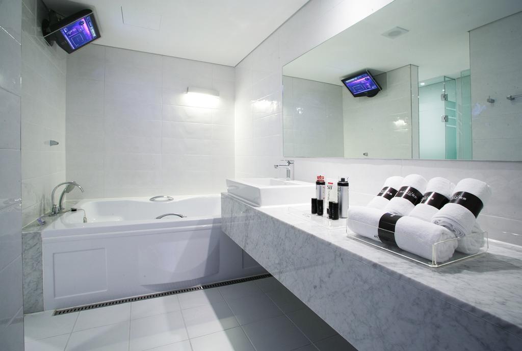 Antives Hotel Goyang Room photo