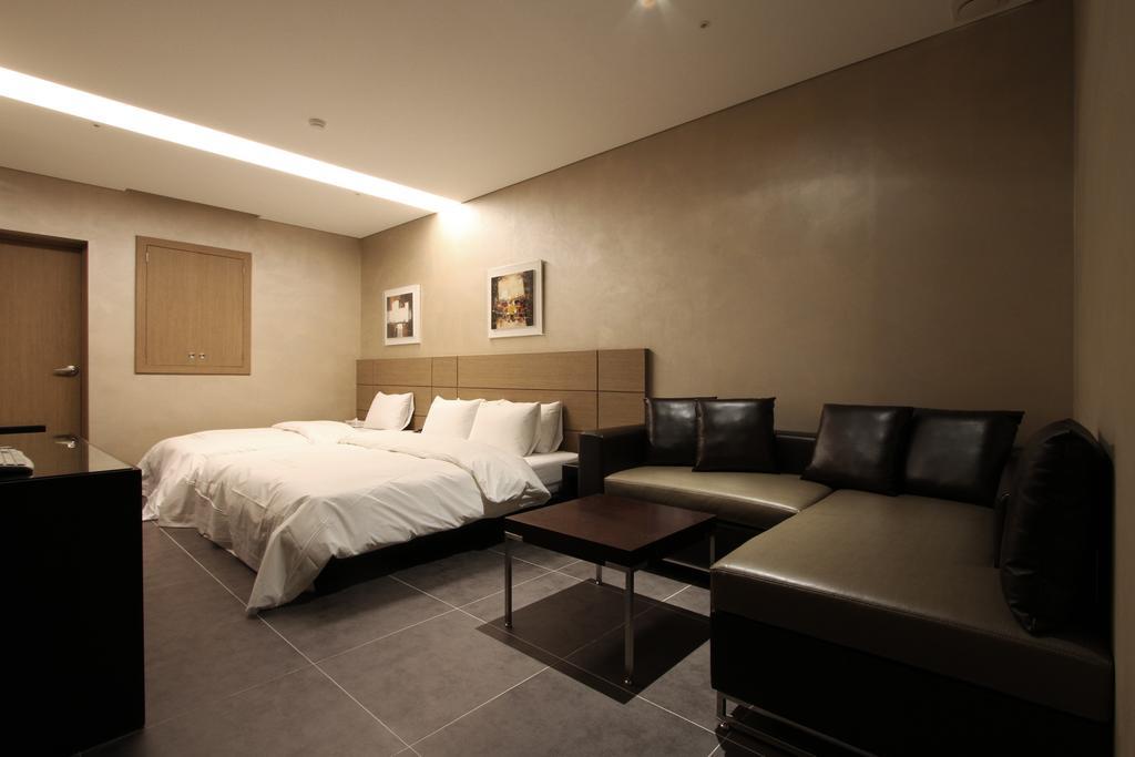 Antives Hotel Goyang Room photo
